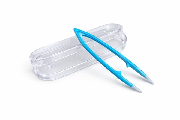 Pinzeta na kontaktné šošovky v puzdre, veľká – modrá