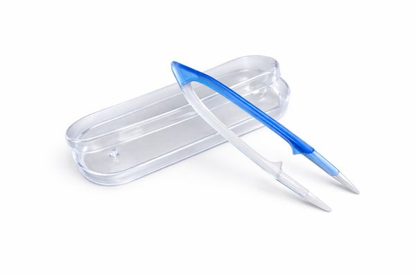Pinzeta na kontaktné šošovky v puzdre, veľká – modro-trasparentná